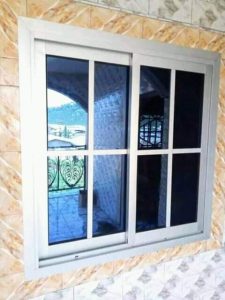 fenêtre sur mesure à Montredon-Labessonnie